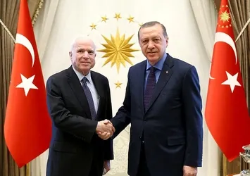 Cumhrubaşkanı Erdoğan, John McCain'i kabul etti