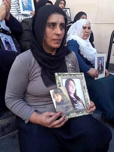 'Diyarbakır annesi' Yıldız Ballı'dan PKK ve uzantısı HDP'ye isyan: Kızımın ölüsünü ya da dirisini versinler! - 1