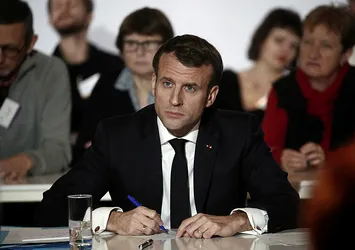 Macron'dan iklim değişikliğiyle mücadele referandumu