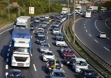 Trafiğe kayıtlı araç sayısı arttı