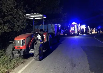 Sakarya'da fındık işçilerini taşıyan traktör devrildi