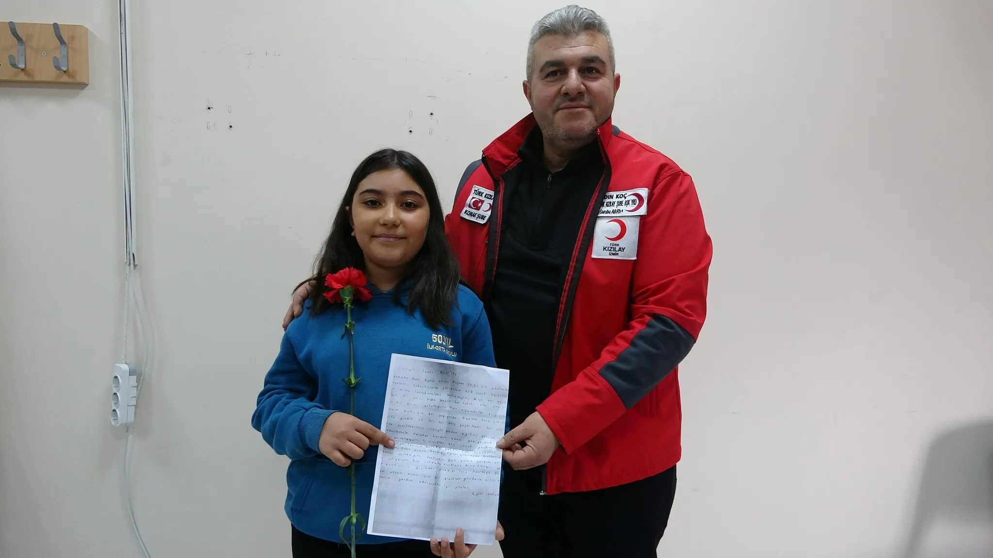 Kendi küçük yüreği büyük! Minik Eylül’ün mektubu Kızılay’ı harekete geçirdi | 300 öğrencinin yüzü güldü