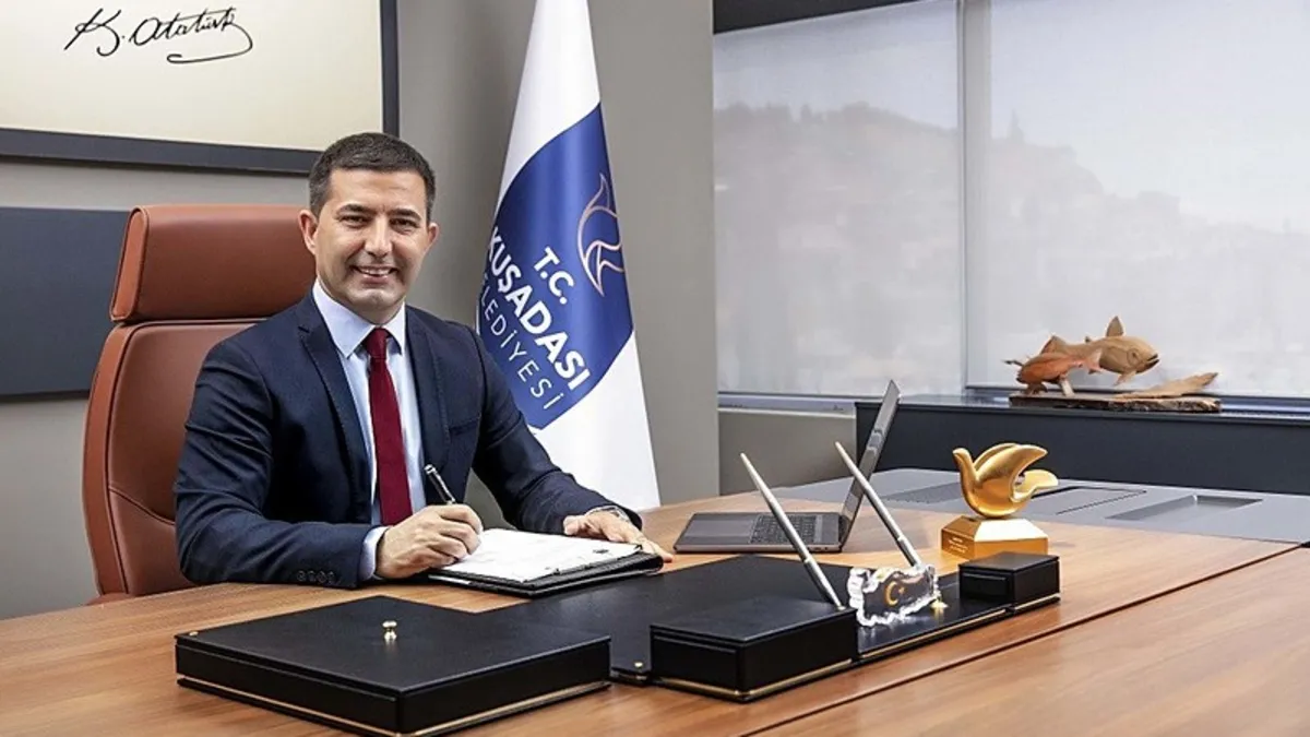 Kuşadası Belediyesi'ne yönelik operasyon: Haraca bağlamışlar