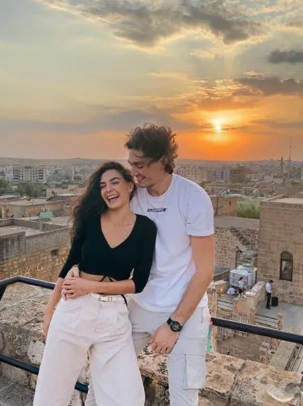 Hercai’nin yıldızı Ebru Şahin ve Cedi Osman’ın aşk paylaşımına beğeni yağdı!