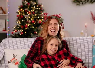 Gözler ekranda olacak! Yılbaşında TV’de hangi programlar var? 31 Aralık yayın akışı