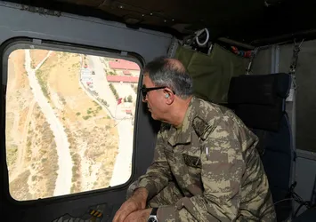 Orgeneral Akar'dan sınır birliklerine ziyaret