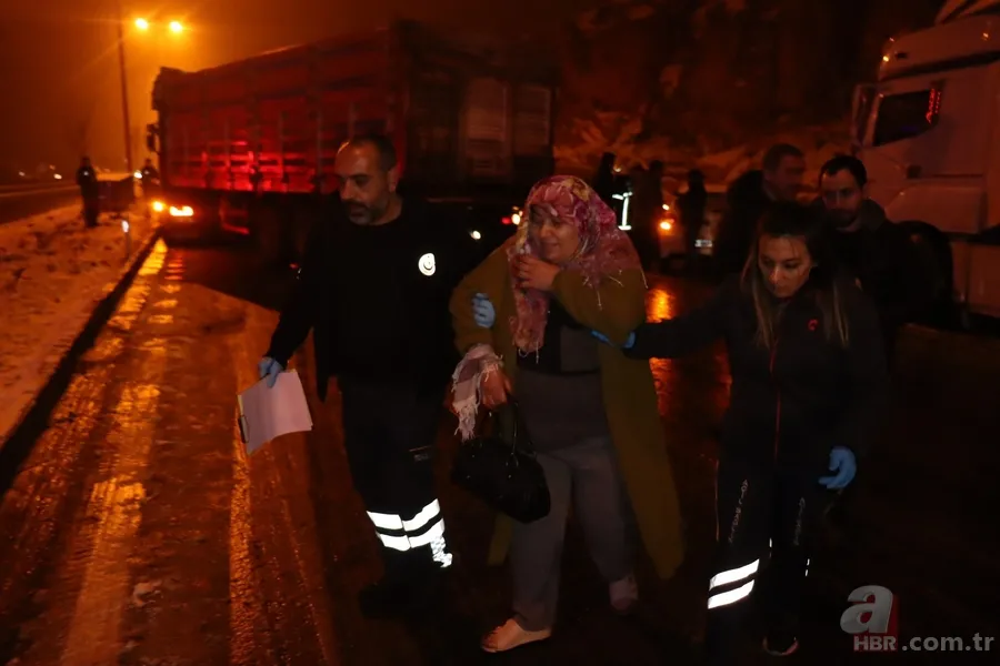 Kayseri'de zincirleme kaza: 8 araç birbirine girdi! 1'i ağır 5 yaralı 2