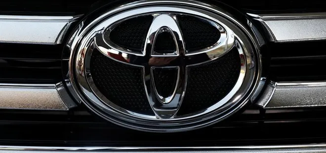 Toyota’dan dünyanın ilk alternatif yakıtlı hibrit araç prototipi