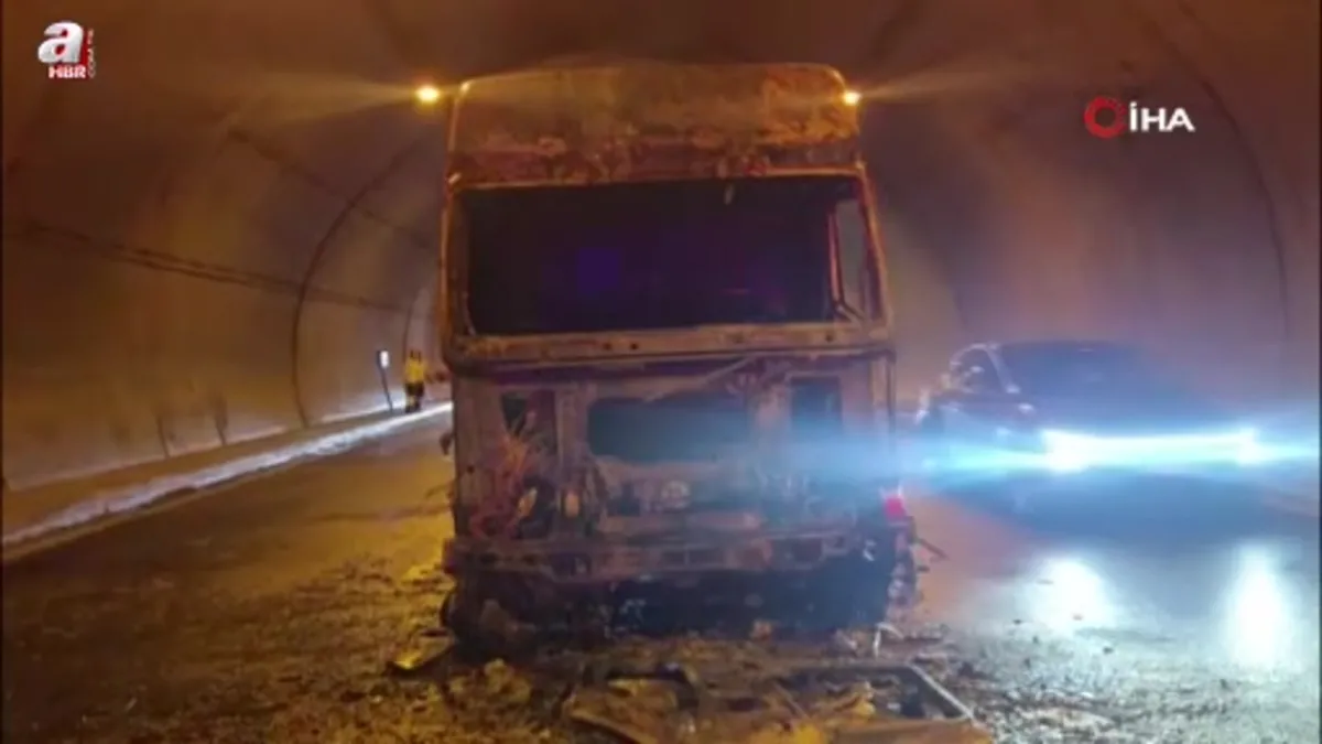 Orhangazi Tüneli'de su tankeri küle döndü