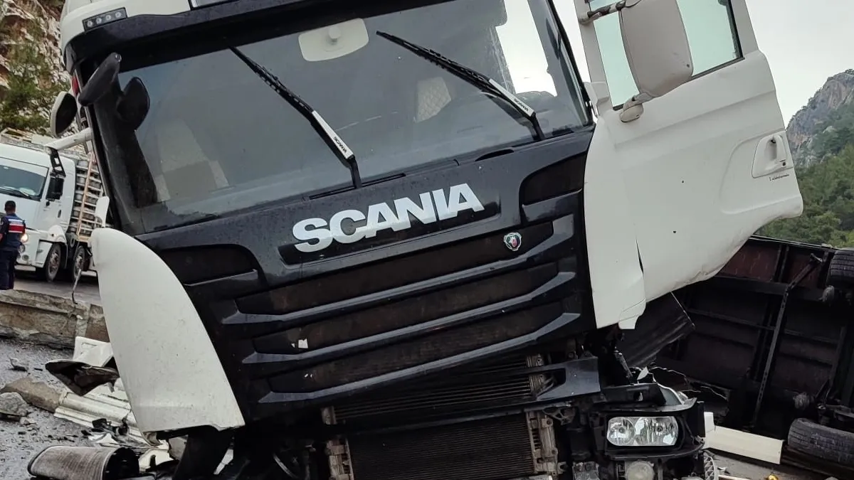 Tarsus'ta zincirleme kaza: 2 yaralı