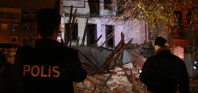 Adana’da terk edilmiş 3 katlı bina çöktü