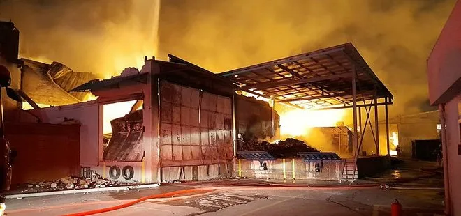 İstanbul Esenyurt’ta kağıt fabrikasında yangın