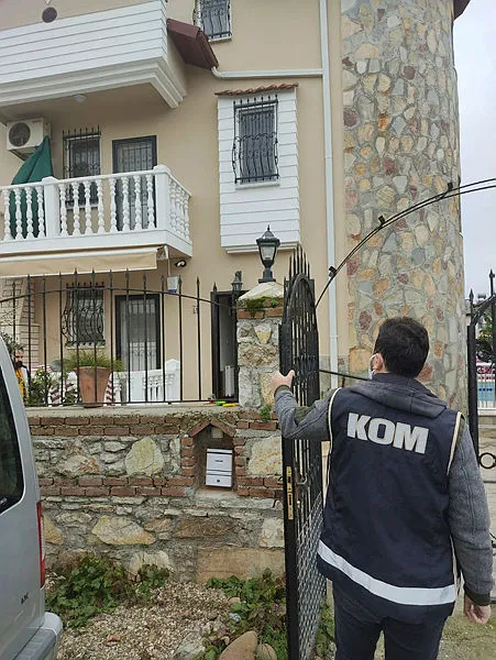 Muğla’da dolandırıcılar yaşlı adamın 111 taşınmazını satış ve bağış yoluyla üzerlerine geçirdiler - 3