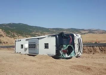 Bingöl'de yolcu otobüsü devrildi! Çok sayıda yaralı var