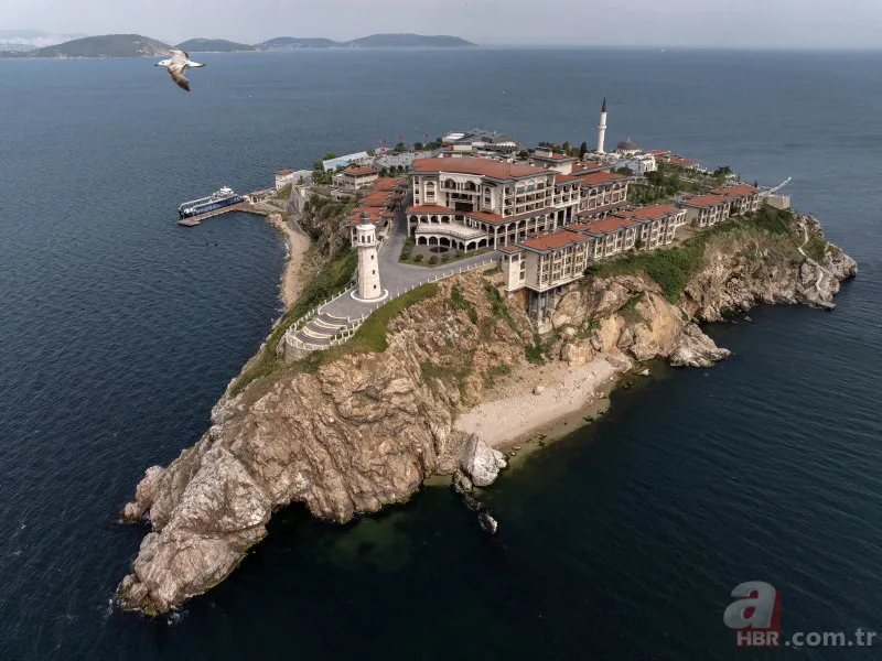 Adı "Yassı" namı "Yaslı" adaydı... Demokrasi ve Özgürlükler Adası olarak hafızalara ışık tutuyor 7