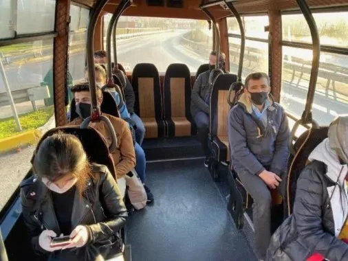 İstanbul minibüs şoföründen polisi bile şaşırtan sözler: Millet zorla biniyor - 1