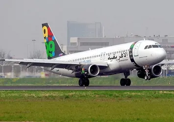 Libya'da yolcu uçağı kaçırıldı