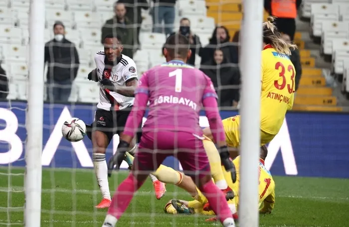 Kartal geri döndü | Beşiktaş 2-1 Göztepe (MAÇ SONUCU ÖZET)