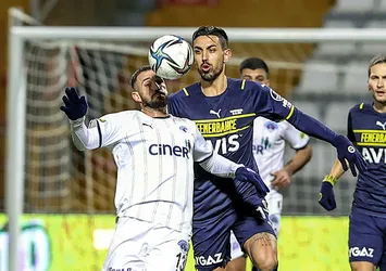 Son dakika: İrfan Can Kahveci Fenerbahçe formasıyla ilk kırmızı kartını gördü