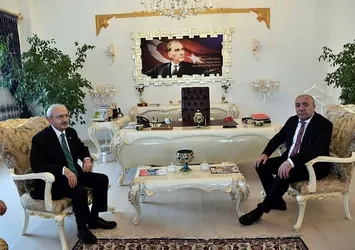 CHP'li Çat Belediye Başkanı'nın ihtişamlı odası