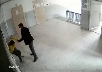 Sen çöpsün deyip çoraplarını koklattı! Aksaray'daki dayakçı öğretmen Ali Rıza Y. hakkında iğrenç iddia