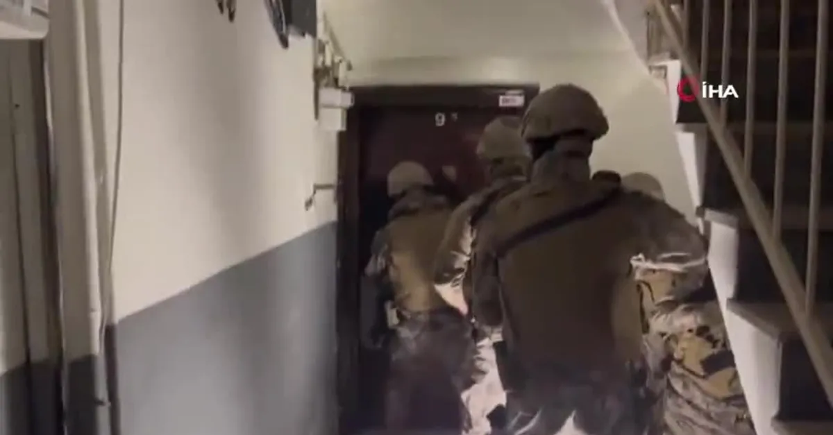 İstanbul'da göçmen kaçakçılığı operasyonu: 74 göçmen yakalandı