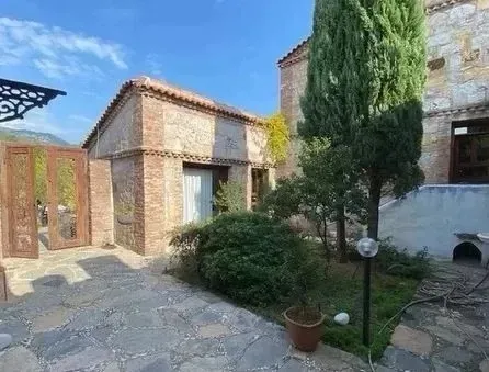 tuncel-kurtizin-kaz-daglarindaki-mulkleri-rekor-fiyatla-satisa-cikti-1768906045066.jpeg Tuncel Kurtiz'in Kaz Dağları’ndaki mülkleri