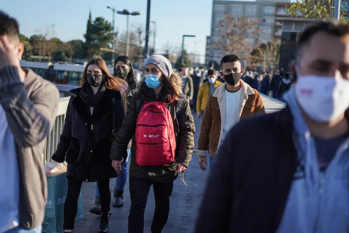 Son dakika: Yılbaşına saatler kaldı! İstanbul'da trafik durma noktasında - 5