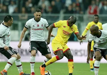 Demba Ba'dan 2 yıllık imza...