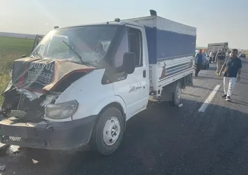 Şanlıurfa’da tarım işçilerini taşıyan iki kamyonet çarpıştı: 11 yaralı