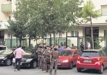 Savcının oğlu tüfekle dehşet saçtı: 2 yaralı