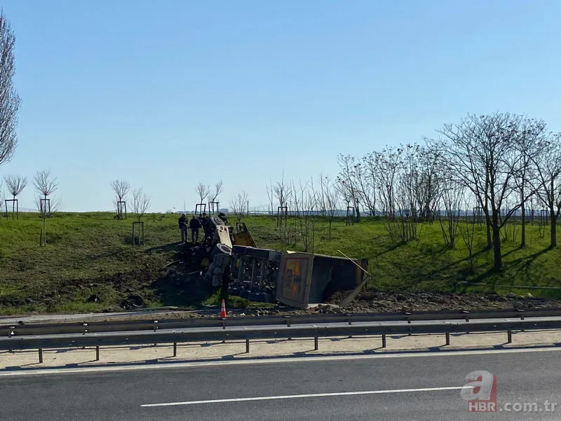 SON DAKİKA | TEM'de can pazarı! Hafriyat kamyonu araçları biçti: 6 ölü, 3 yaralı! İşte kaza anı 2