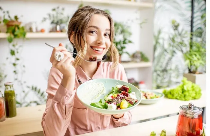 Aç karnına tüketilmemesi gereken besinler!