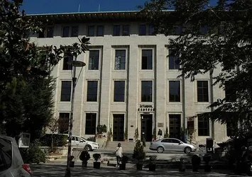 Halk TRT'yi darbecilerden kurtardı