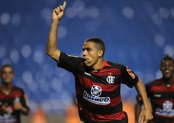 Santos Monteiro Wanderley'e 3 ay men cezası