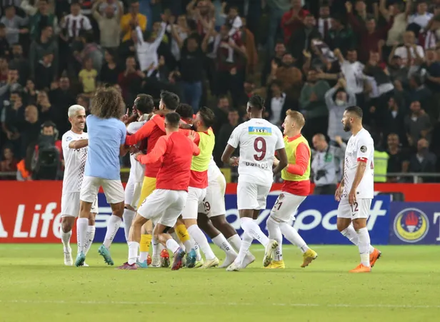 hatayspor-besiktas-canli-izle-25-aralik-hatayspor-bjk-maci-sifresiz-anlik-kesintisiz-full-hd-4k-izleme-ekrani-1703519985313.jpg Hatayspor Beşiktaş maç özeti | 25 Aralık Hatayspor-BJK maçı kaç kaç bitti? - 7