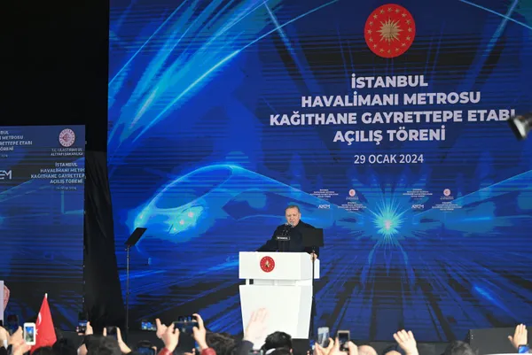 Hizmet siyasetinde büyük gün! Gayrettepe-Kağıthane metrosu hizmete girdi