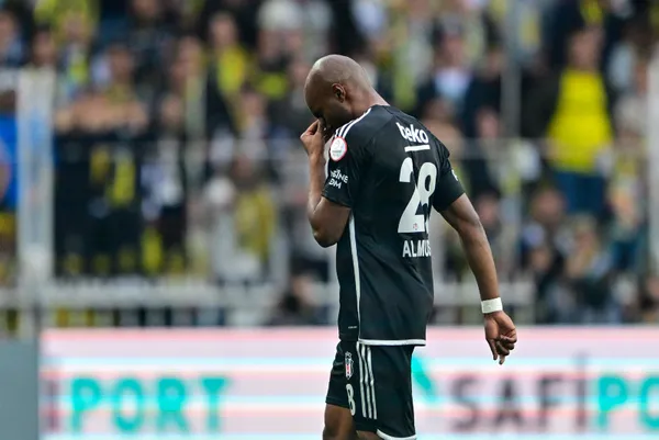 fenerbahce-macinda-kirmizi-kart-goren-al-musrati-besiktas-taraftarindan-ozur-diledi-1714287335828.jpg Fenerbahçe maçında kırmızı kart gören Al-Musrati, Beşiktaş taraftarından özür diledi - 2