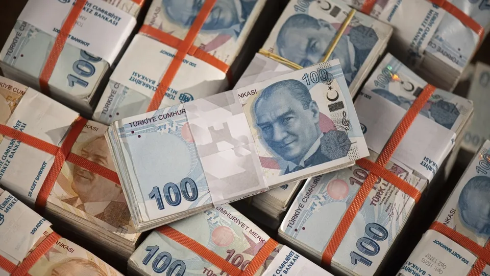 Yüksek emekli aylığı alma formülü! Emekli maaşı 20 bin TL'nin üzerine nasıl çıkarılır? İşte detaylar...