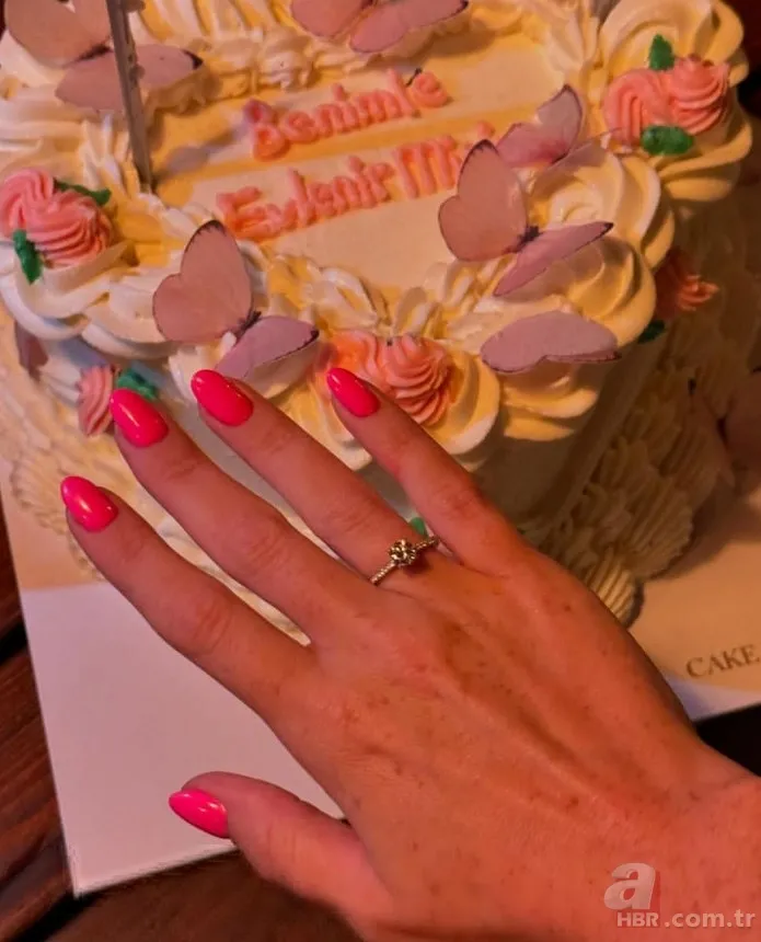 Sihirli Annem'in Çilek'i evleniyor! Zeynep Özkaya minicikti genç kız oldu! Siz bir de son haline bakın! 4