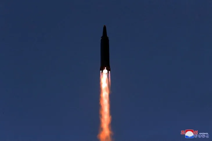 Kim Jong geri adım atmadı! Düşmanlara yeniden meydan okudu! Yeni füze denemesi