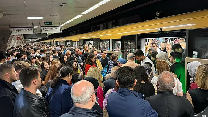 1714024256547.jpg Vatandaş isyan etti arıza sonunda giderildi! Üsküdar-Samandıra Metro Hattı'nda seferler 72 saat sonra normale döndü... - 2