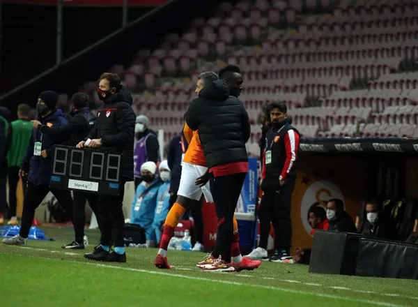 Aslan Göztepe’yi üç golle geçti