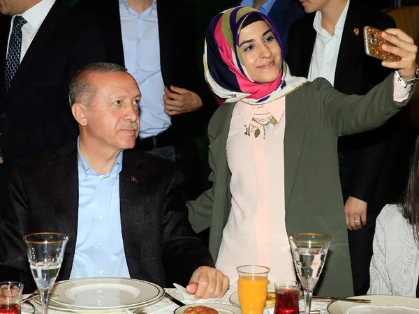 baskan-recep-tayyip-erdogandan-son-dakika-19-mayis-aciklamasi-inaniyorum-ki-genclerimiz-devraldiklari-bayragi-ileri-tasiyacak-1621359852258.jpg Başkan Recep Tayyip Erdoğan'dan son dakika 19 Mayıs açıklaması! "İnanıyorum ki gençlerimiz devraldıkları bayrağı ileri taşıyacak" - 3