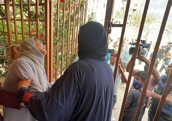 Terör İsrail'in saldırılarından kaçan Filistinlilerin sığınağı "hapishane" oldu