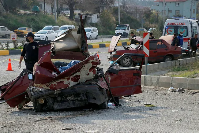 Muğla’da korkunç trafik kazası: 2 ölü, 3 yaralı - 3
