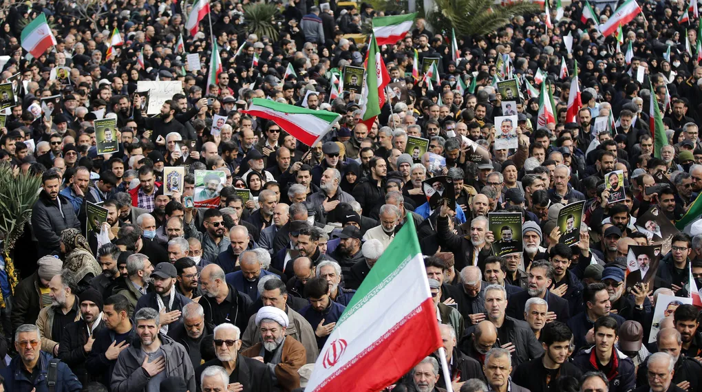 Tahran sokaklarında intikam yeminleri