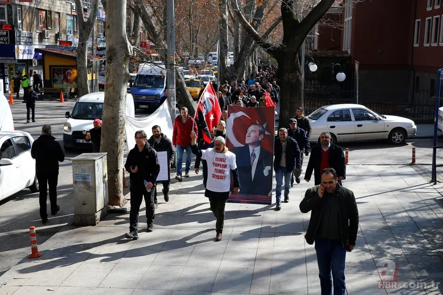 CHP Genel Merkezi önünde 'kırmızı yelekliler'den protesto 5