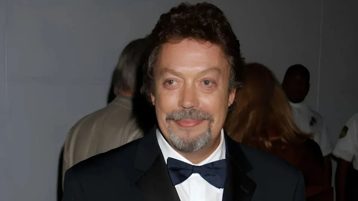 Korku sinemasının ikonik ismi Tim Curry’den acı haber