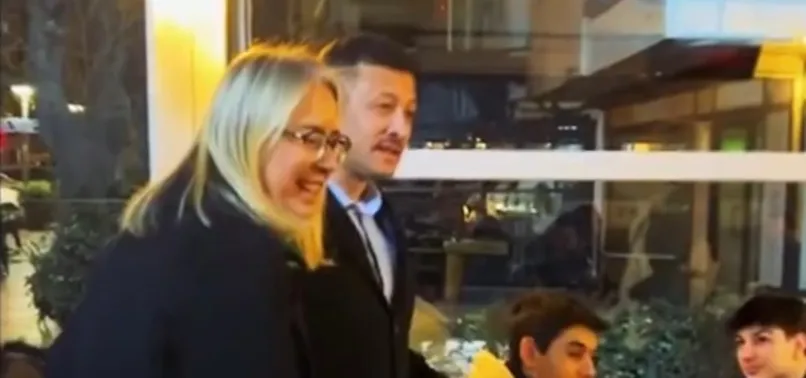 Hamza Dağ’ın Alsancak ziyaretinde renkli görüntüler! İzmir'in her sokağında her caddesinde halkla iç içe